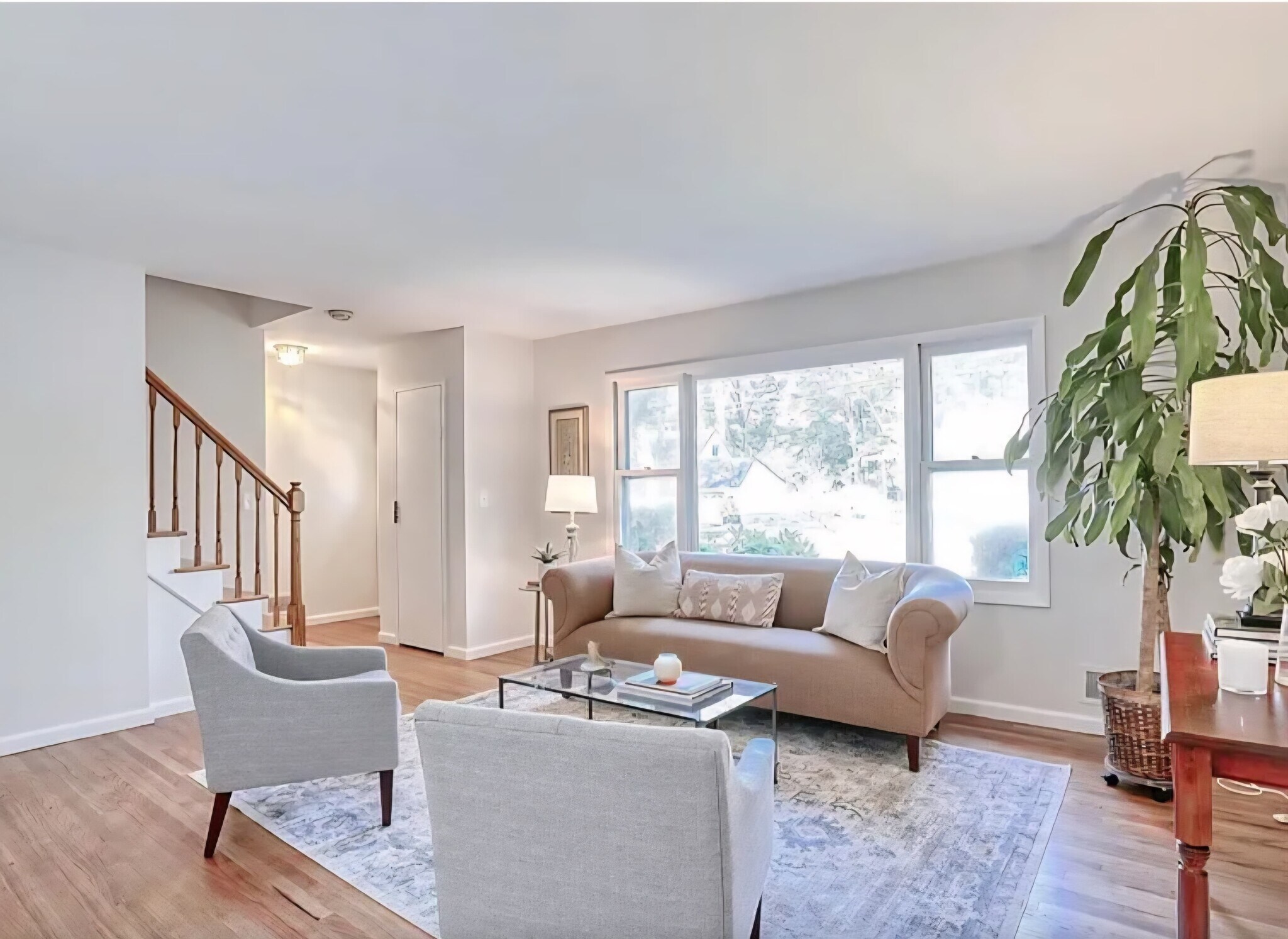 Building Photo - 6 Burgundy Ln