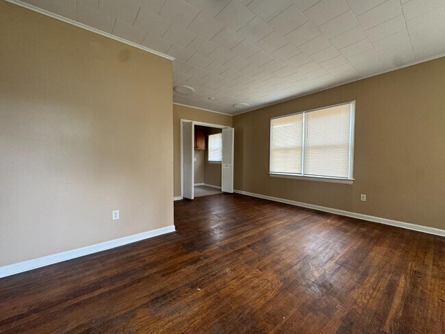 Building Photo - 3481 Dunn Ave