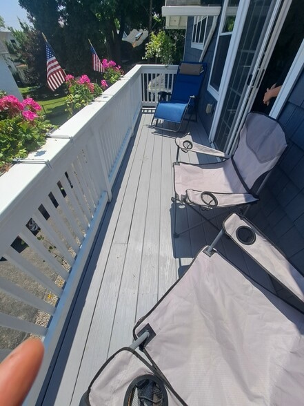 Deck - 22 Wilder Ter