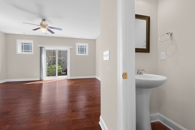 Building Photo - Beautiful 2-Bedroom Townhouse Near NCSU, Available June 15!