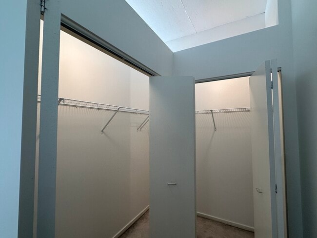 Building Photo - 520 S State St