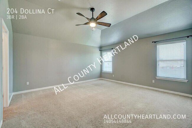 Building Photo - 204 Dollina Ct