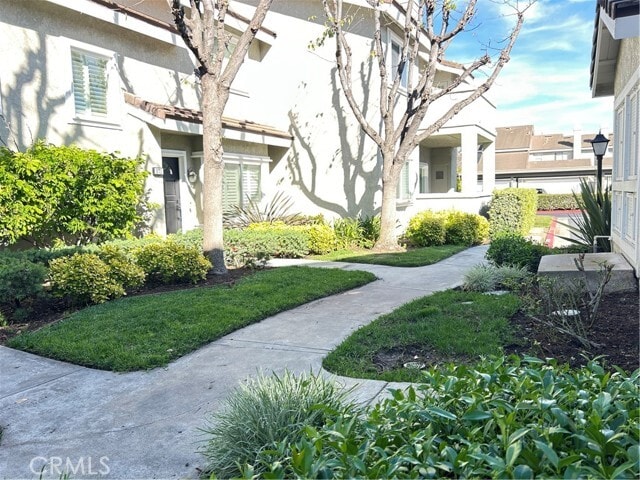 Building Photo - 567 Springbrook N