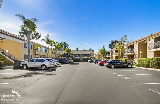 Building Photo - Cozy 1Bdm 1Ba Top-Floor Condo with Community Pool in La Jolla!