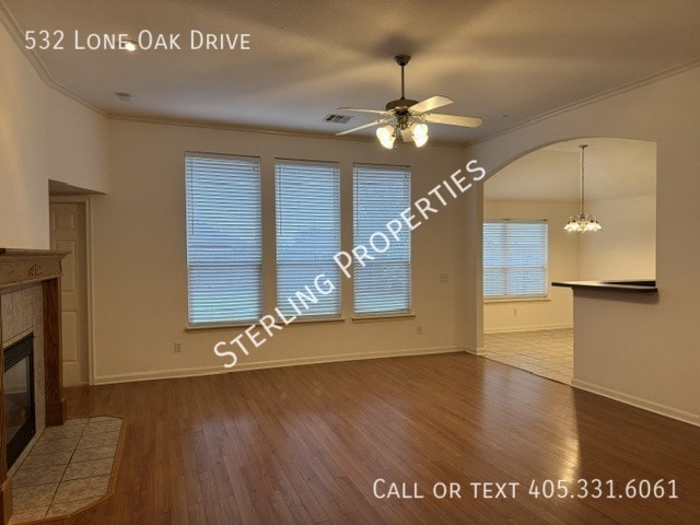Building Photo - 532 Lone Oak Dr