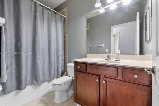 Building Photo - 10450 Wellington Parc Dr