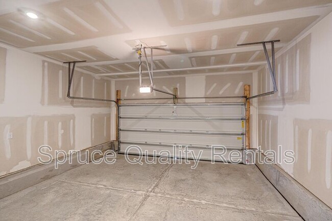 Building Photo - 712 Spoonbill Trl