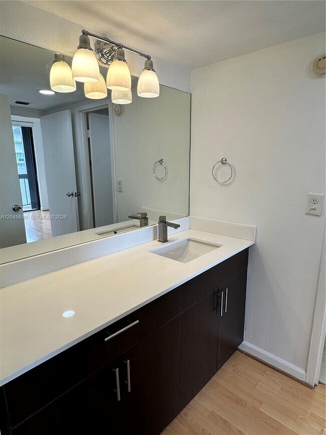 Building Photo - 2333 Brickell Ave