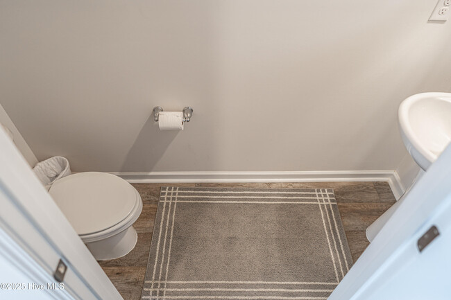 Building Photo - 3024 Paradise Way