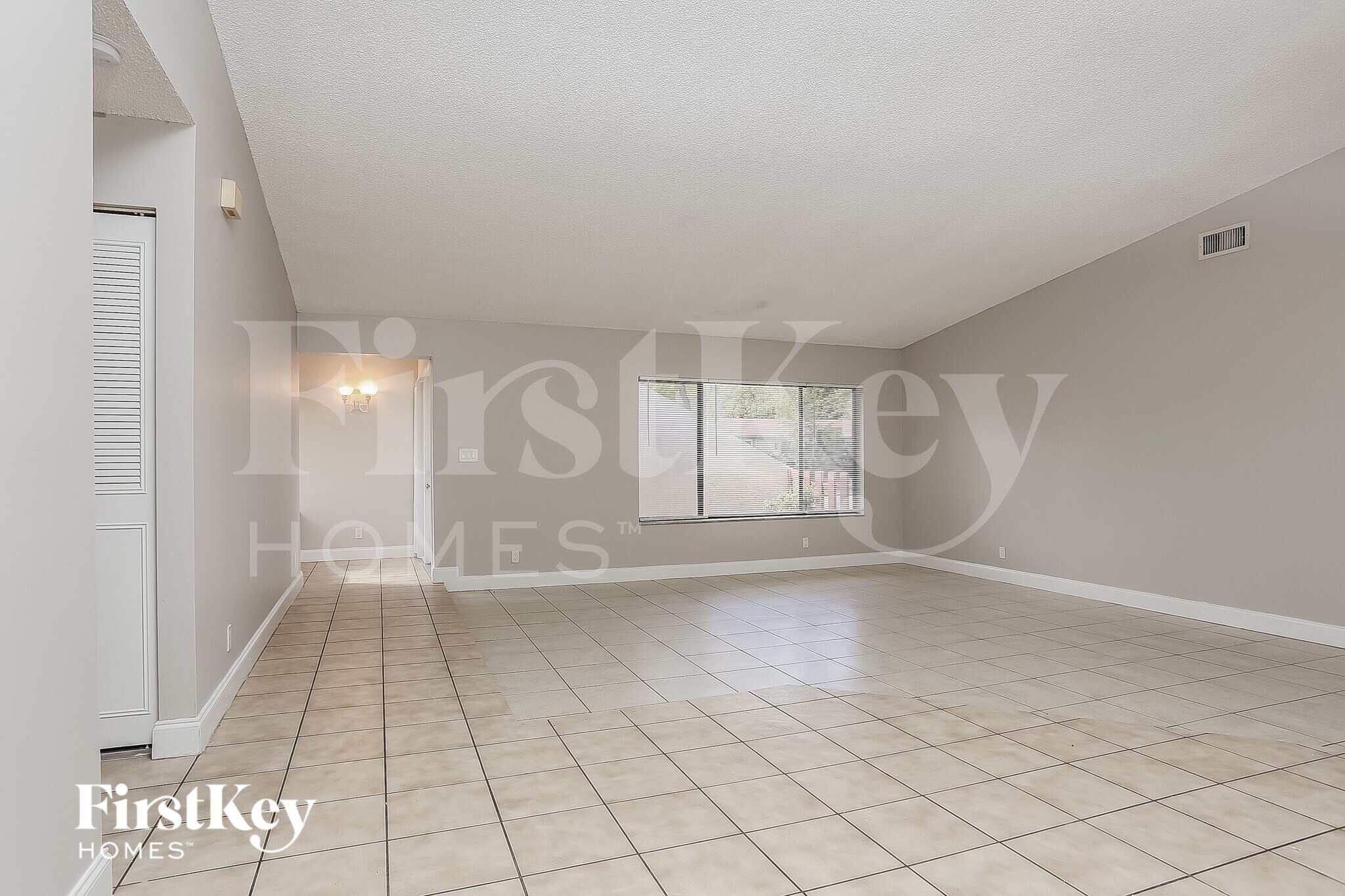 Building Photo - 1013 SW 49th Ave