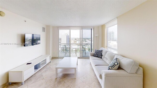 Primary Photo - 6917 Collins Ave