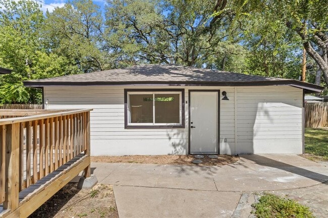 Building Photo - 1804 Northwood Rd