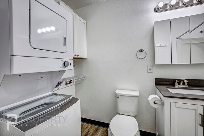 Building Photo - Apartment for Rent in Downtown Silt