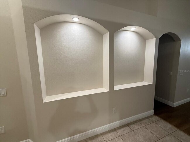 Building Photo - 5785 Lake Champlain Dr