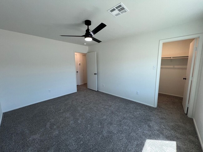 Building Photo - NEWER 3 BEDROOM HOME!