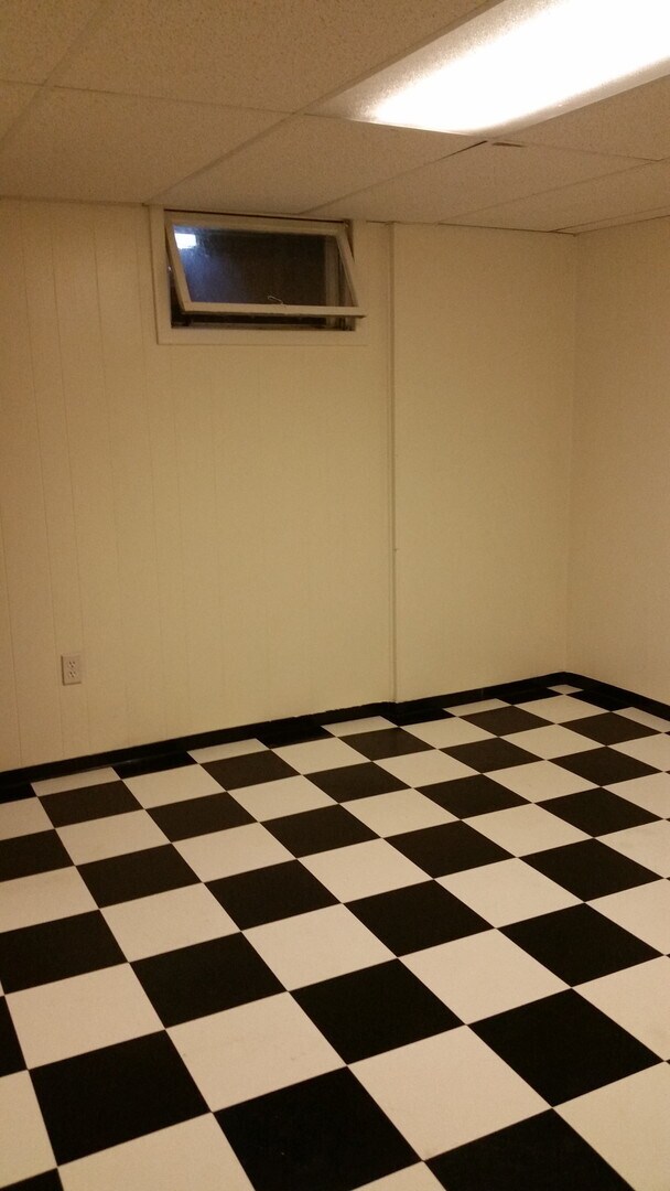 Building Photo - WEST END CHARMER! PERFECT HOME FOR ENTERTA...