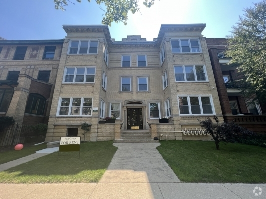 Building Photo - 1055 W Columbia Ave