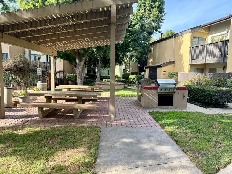 Building Photo - 7958 Mission Center Ct