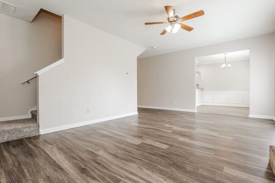Building Photo - 326 Crescent Woode Dr
