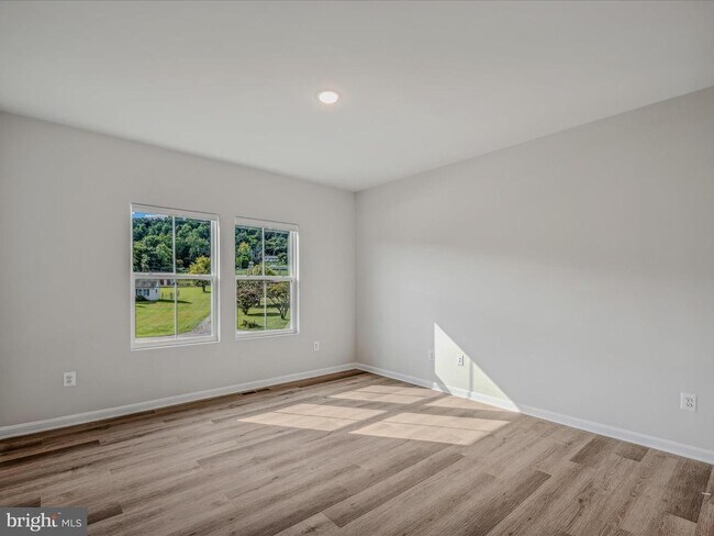 Building Photo - 290 Scoter Rd