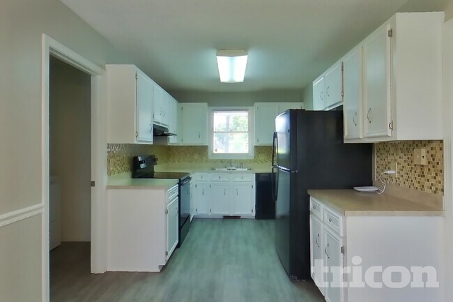 Building Photo - 529 Ferncliffe Rd