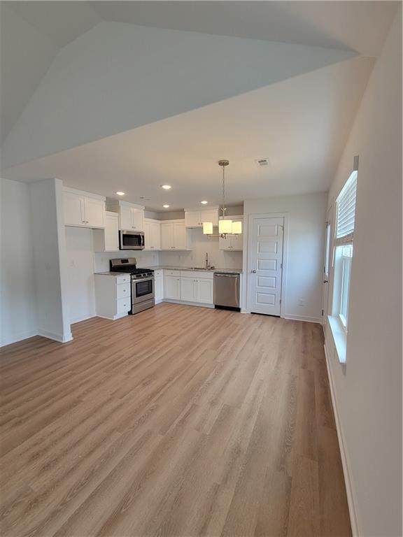 Building Photo - 555 N Cresswell Dr