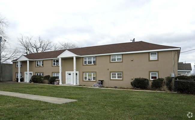 Rose Gardens - Rose Gardens Apartments