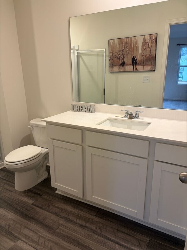 Building Photo - End-Unit Townhouse