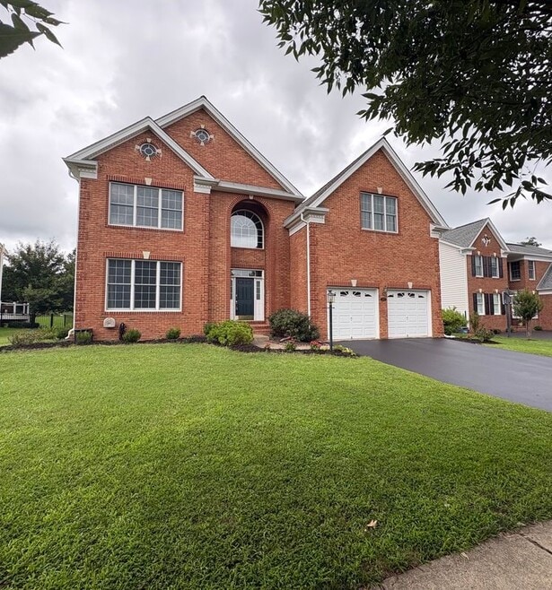 Building Photo - 5920 Interlachen Ct