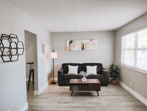 Building Photo - 50 Davie Blvd