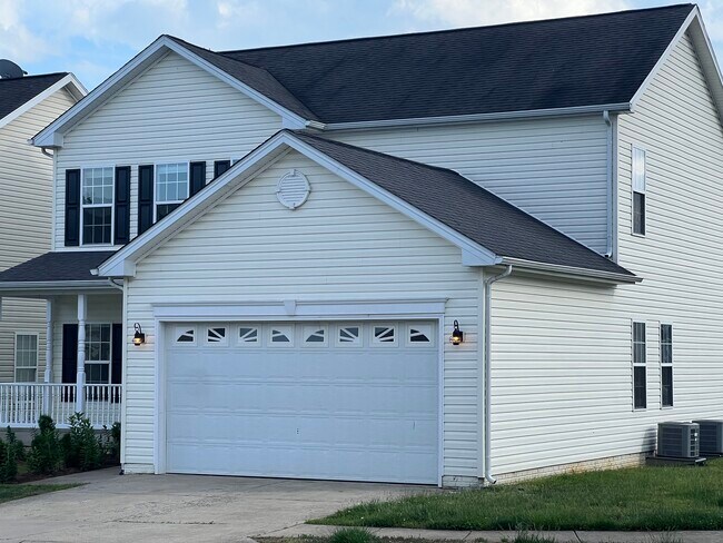 Building Photo - 43 Carlsbad Dr