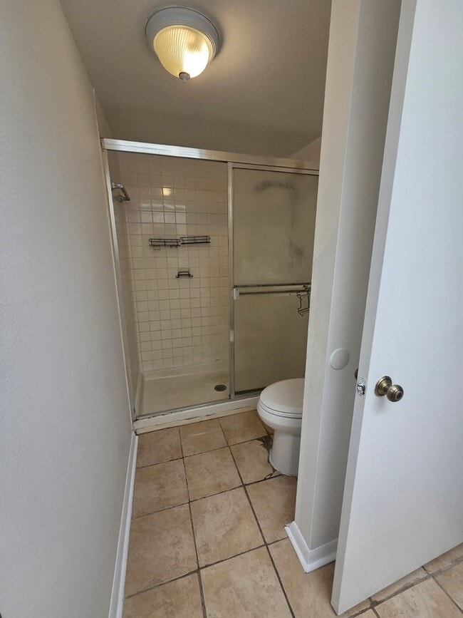 Building Photo - Temple Terrace Condo