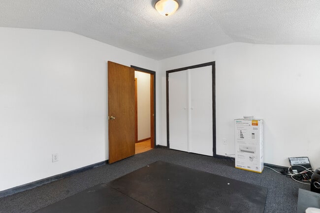Building Photo - 21 Borden St