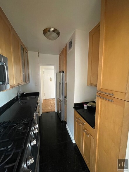 Building Photo - East 79th Street