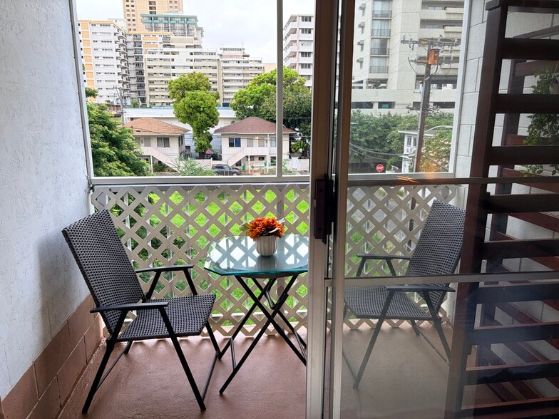 Building Photo - 249 Kapili St