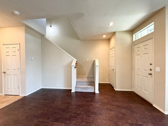 Building Photo - 2224 Stonepark Pl