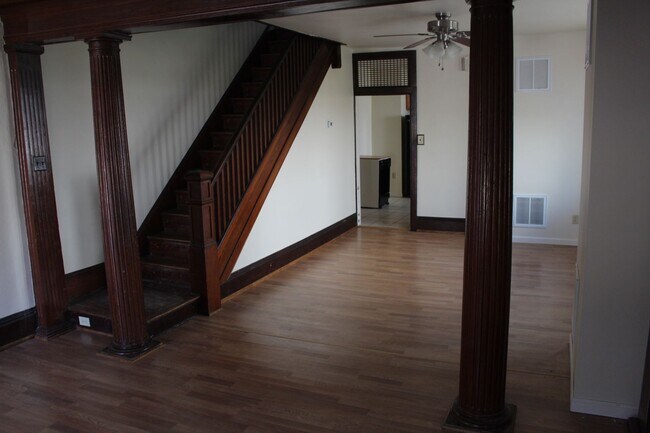 Building Photo - Semi Detached