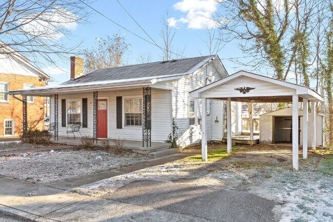Building Photo - Charming 2 Bed, 1 Bath Clarksville Rental ...