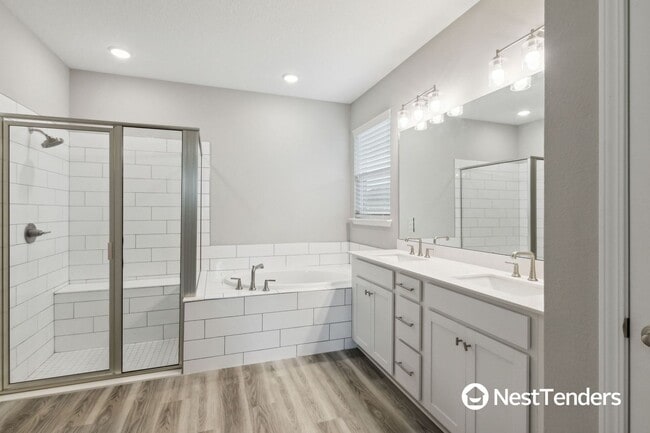Building Photo - Enjoy Resort-Style Amenities in Beautiful ...