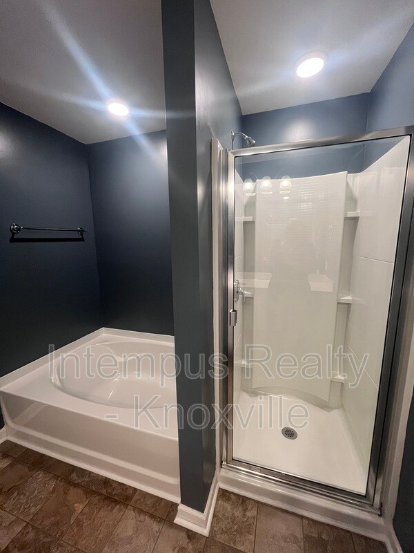 Building Photo - 5469 Calvert Ln