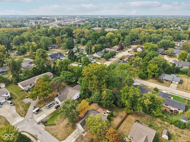 Building Photo - 521 Thornberry Dr