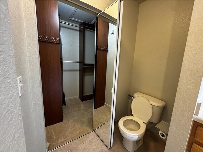 Building Photo - 9141 Lee Vista Blvd