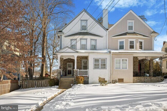 Building Photo - 1609 Upland Ave