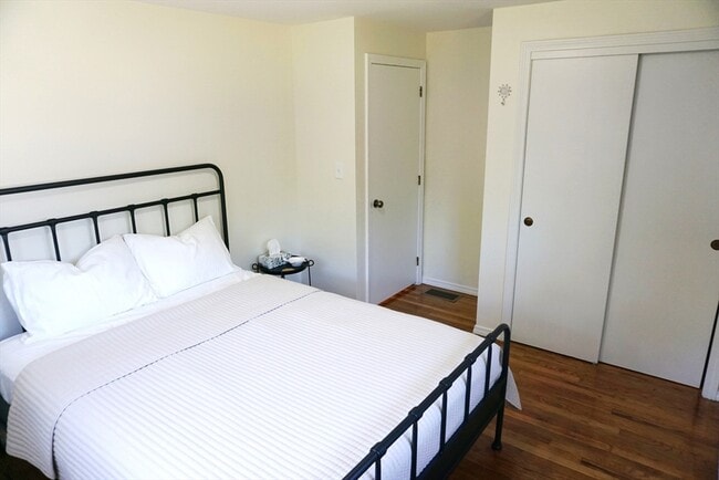 Building Photo - 21 Heritage Cir