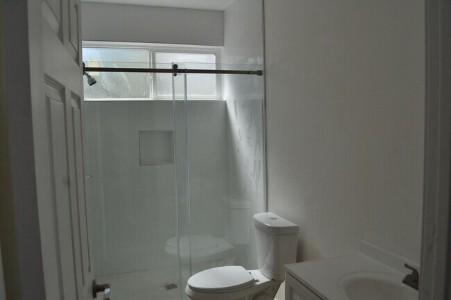 Building Photo - Central Homes