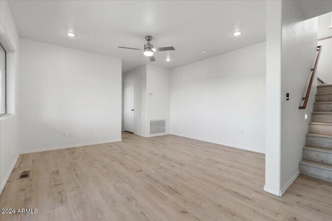 Building Photo - 1280 Majestic Vw Dr