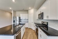 Building Photo - 513 Tidal Dr