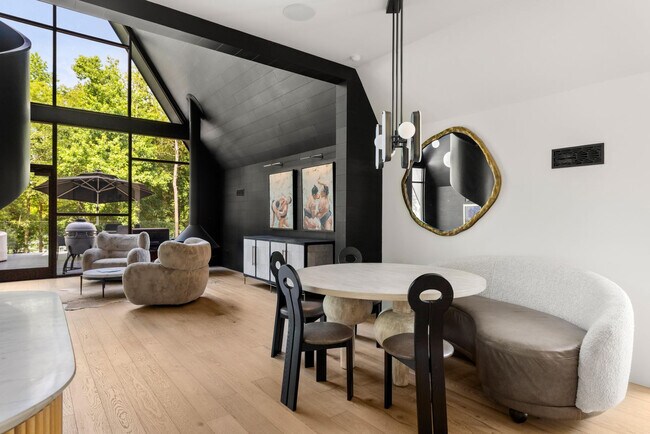 Building Photo - 575 Early Dr