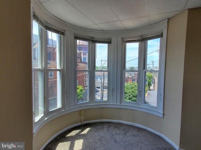 Building Photo - 17 E Belvidere St