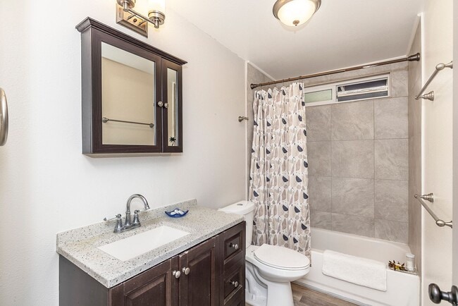 Building Photo - Nanakuli - across BEACH 2/1/1pkg $2,200/mo...